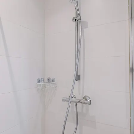 Huswell - Spacious In With Big Terrace Apartment *
