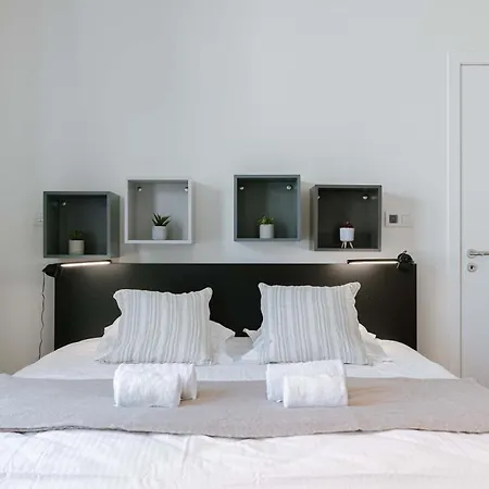 Huswell - Spacious In With Big Terrace
