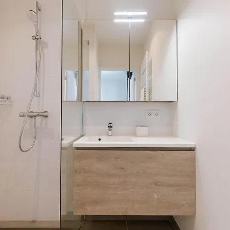 Huswell - Spacious In With Big Terrace Appartement