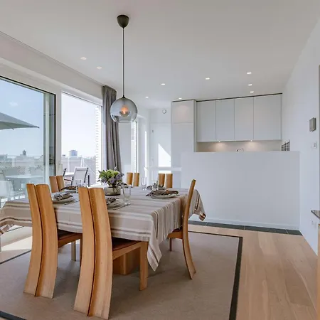 Huswell - Spacious In With Big Terrace Daire *