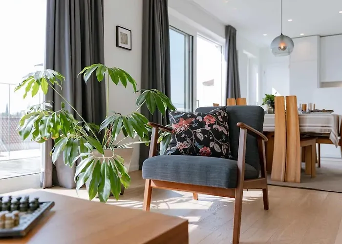 Casiola - Spacious In With Big Terrace Apartamento *