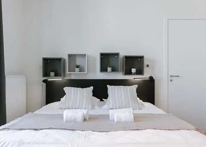 Casiola - Spacious In With Big Terrace